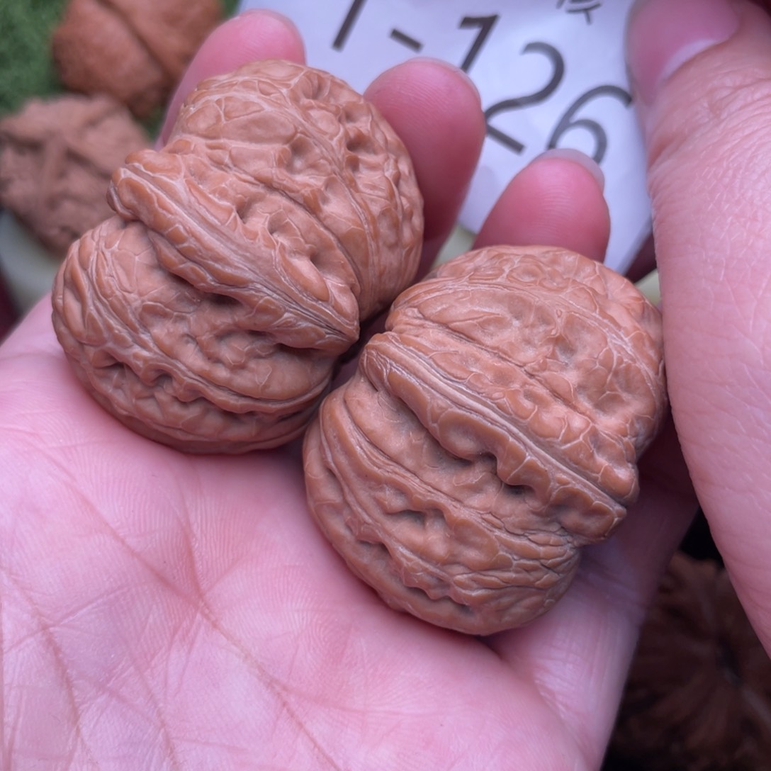 文玩核桃把件爆肉元宝43