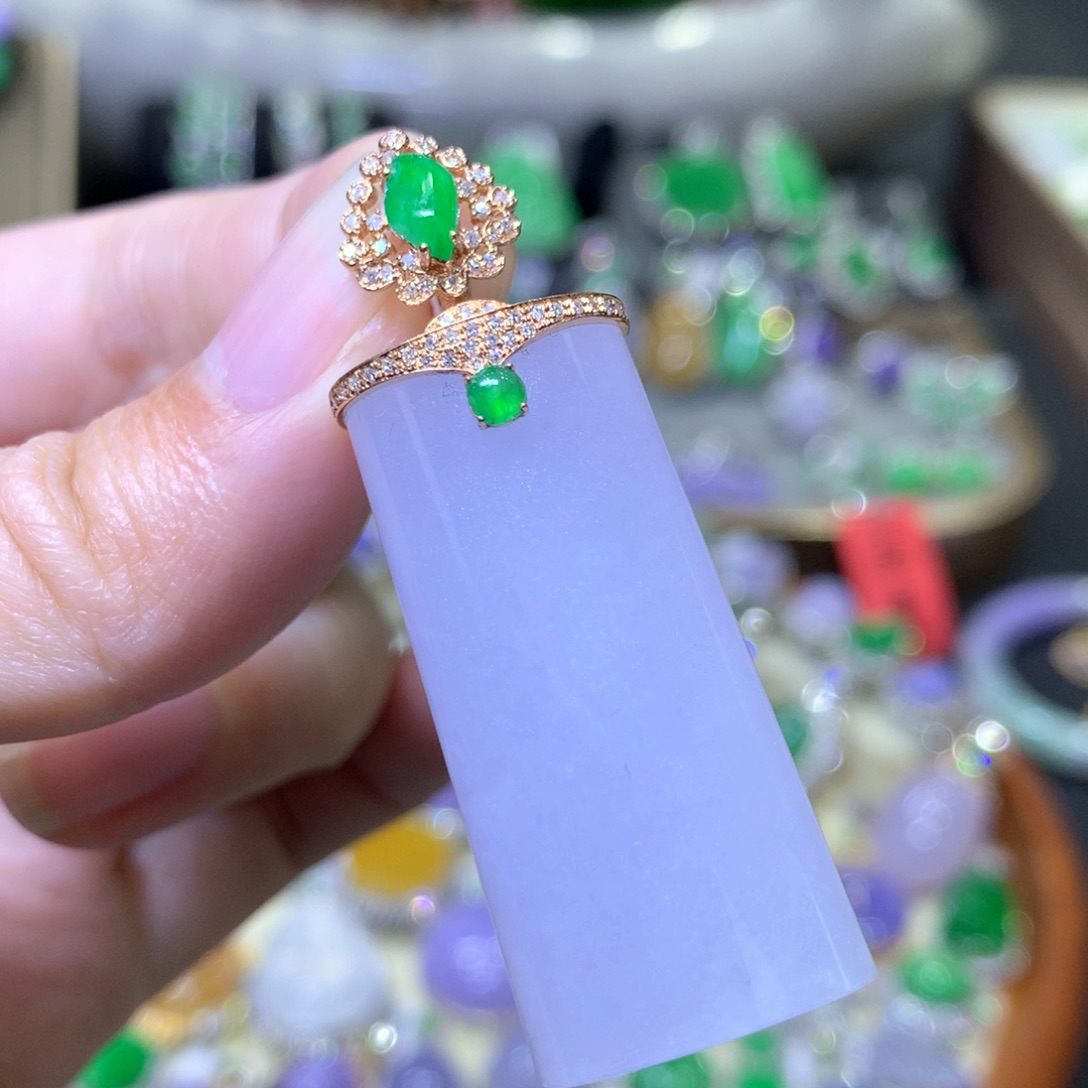 【闪购商品】翡翠颈饰18K金镶嵌翡翠吊坠项链