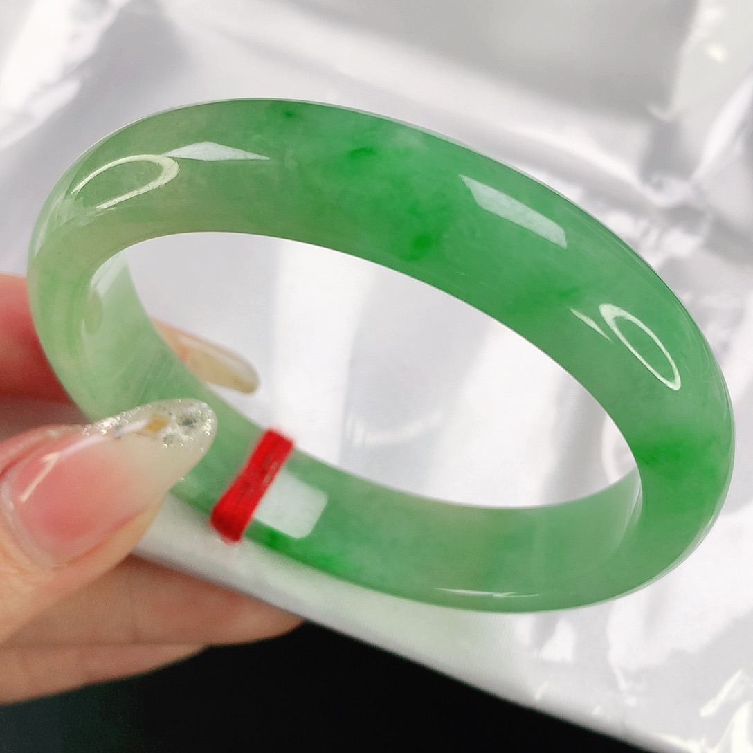 翡翠手镯未镶嵌54贵妃镯