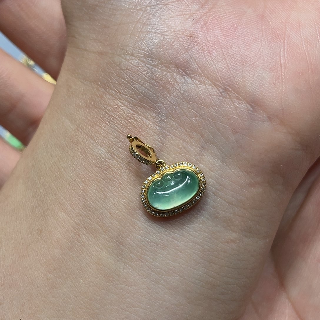 翡翠18K金镶嵌吊坠(不含链)k***y