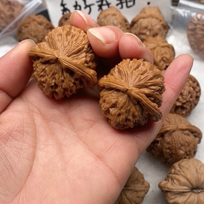 【闪购商品】吊坠文玩核桃三角白