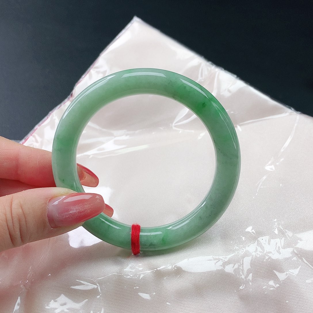 翡翠手镯未镶嵌翡翠145