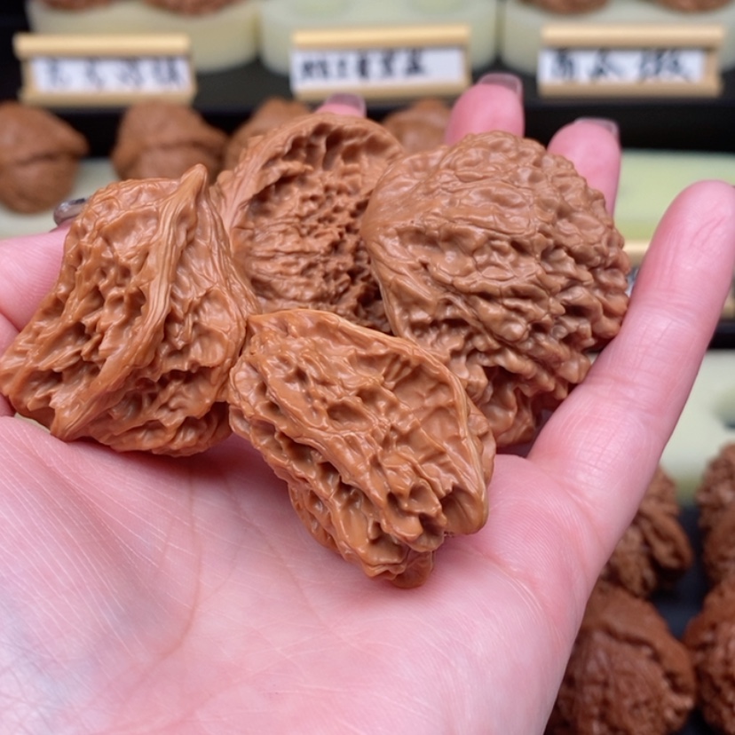 【闪购商品】文玩核桃吊坠玉*蛇王小鸟