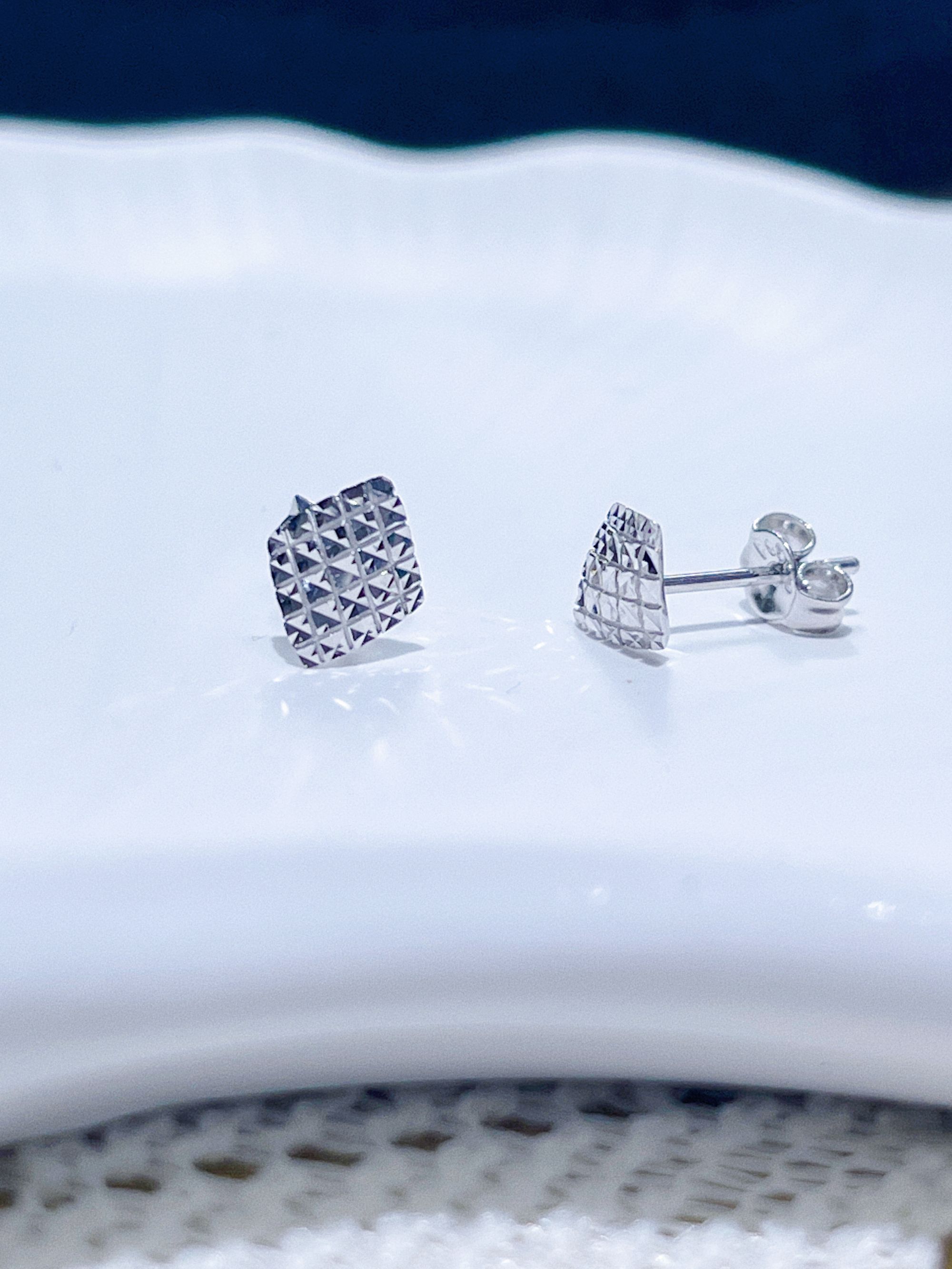 尚晶品珠宝铂金车花曲面菱形耳钉时尚精致迷你经典百搭耳饰PT950