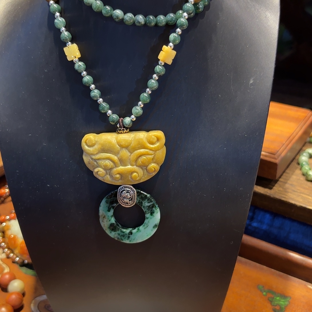 翡翠颈饰未镶嵌原创