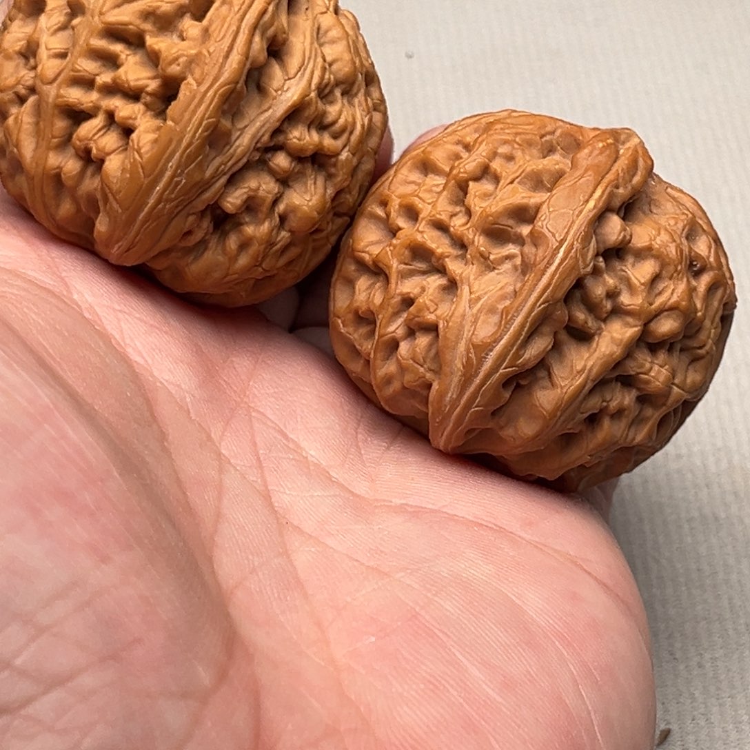 文玩核桃吊坠红锦鲤