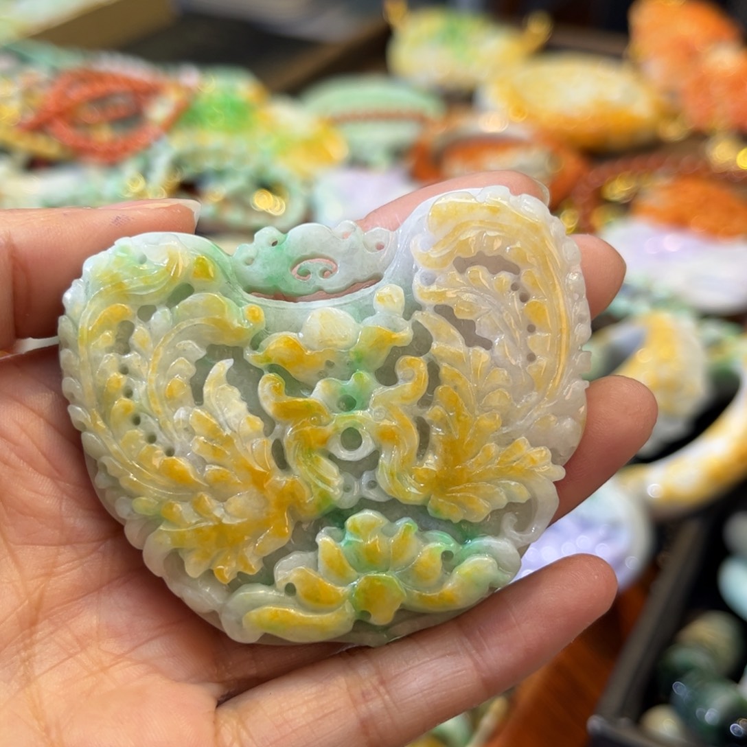 翡翠颈饰未镶嵌待编款