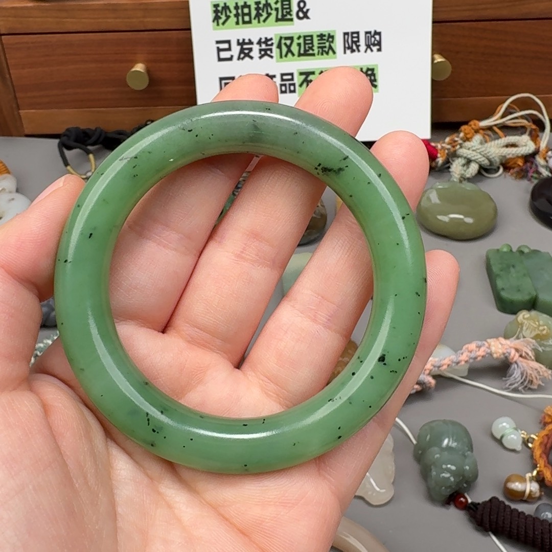 和田玉未镶嵌颈饰回流Xiang 不退55