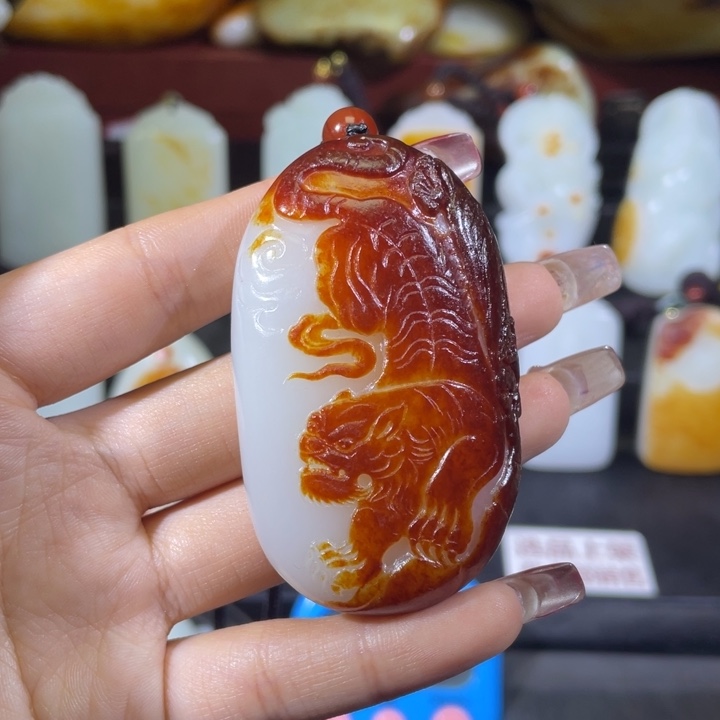 和田玉挂件未镶嵌卡*。