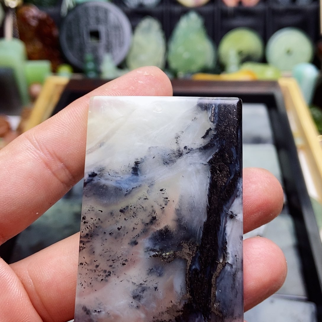 蛇纹石玉挂件未镶嵌