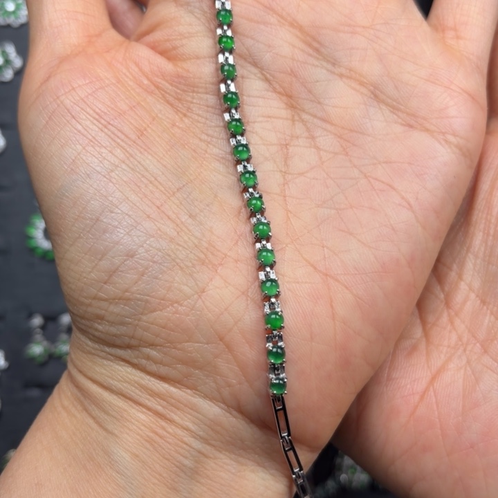 小***咪翡翠银S925镶嵌耳饰