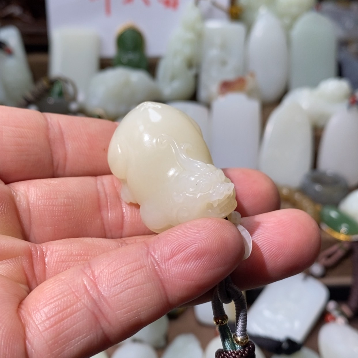 【闪购商品】和田玉吊坠(赠链)未镶嵌芒****芒