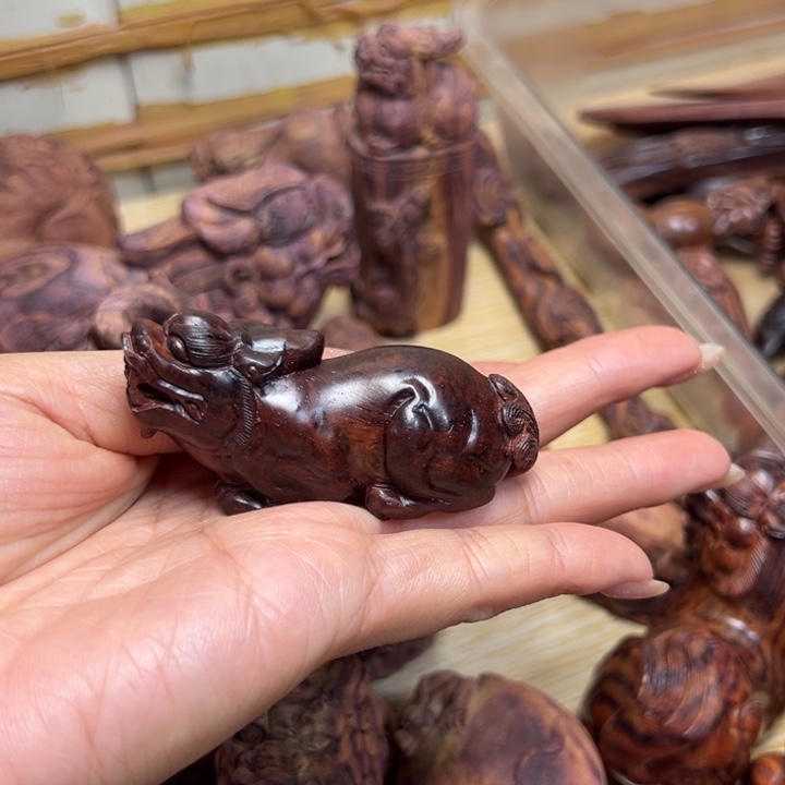 偷***哥花梨木类海南黄花梨