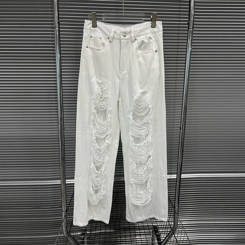 白色蕾丝破洞牛仔裤（有瑕疵 介意勿拍）