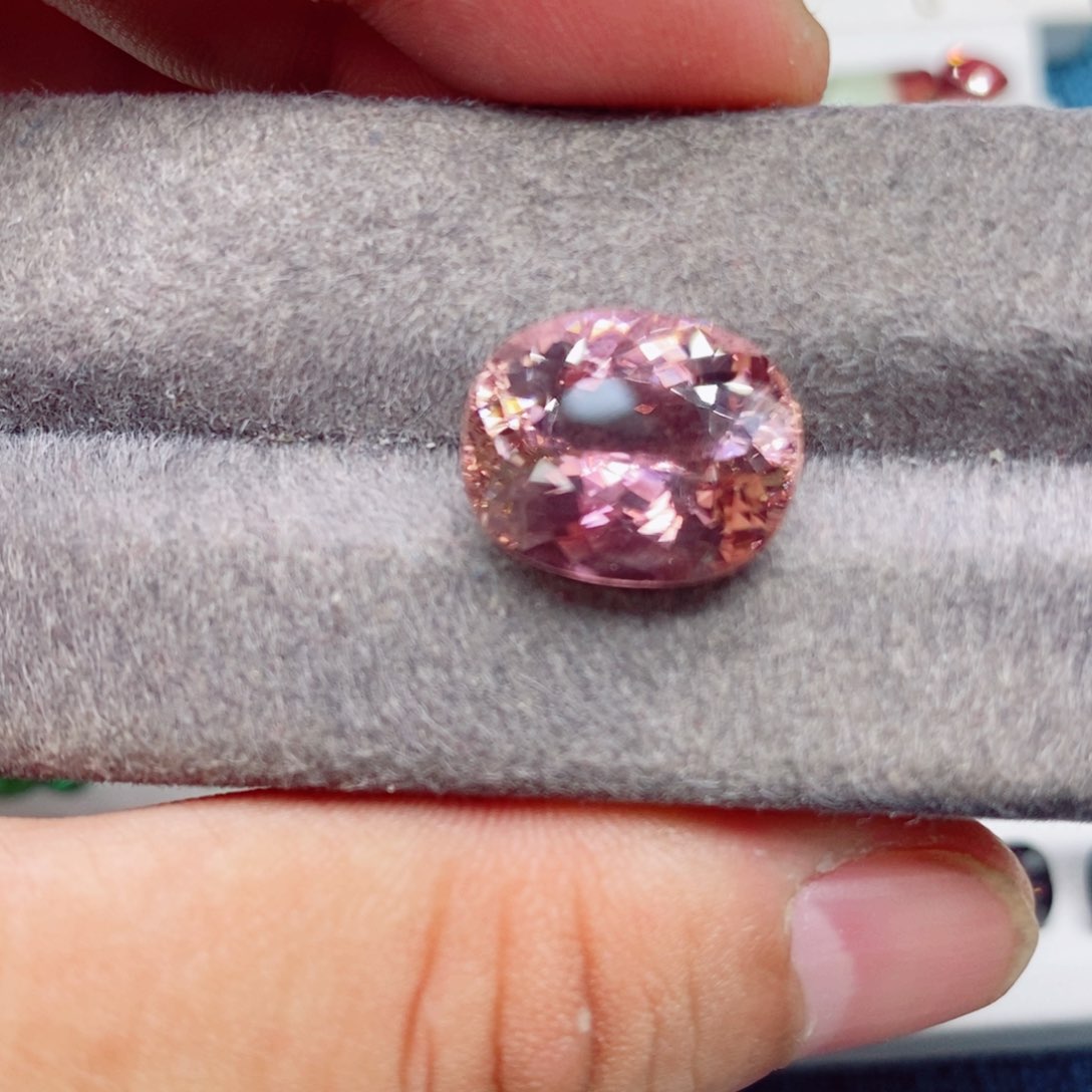 碧玺裸石未镶嵌碧玺8.8克拉