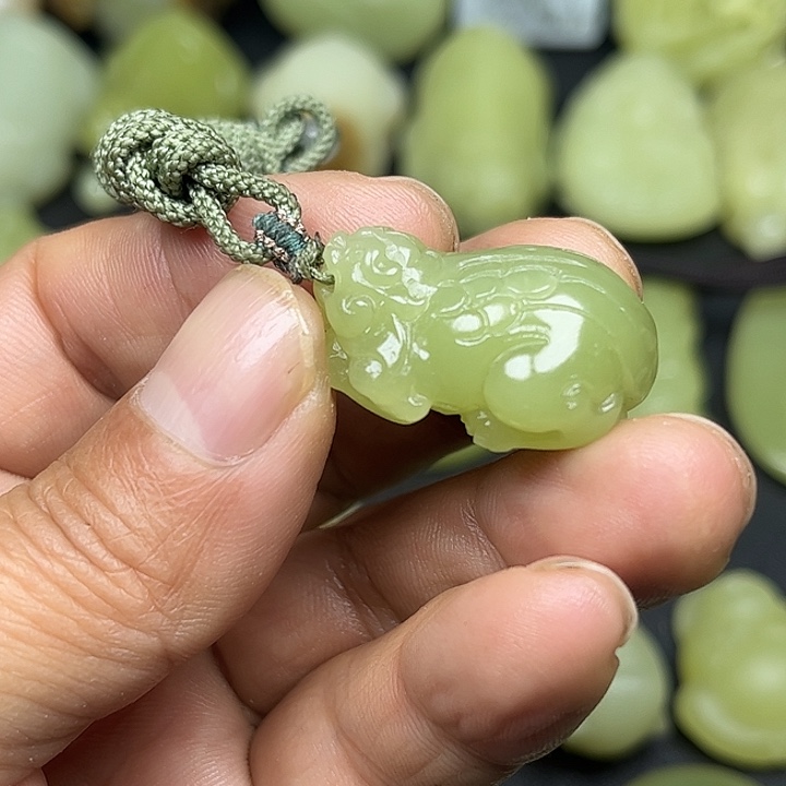 和田玉（糖玉）未镶嵌颈饰