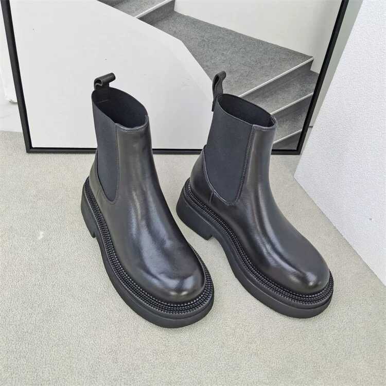 2025秋冬新款真皮圆头厚底复古套筒时尚短靴马丁靴CKR  50089