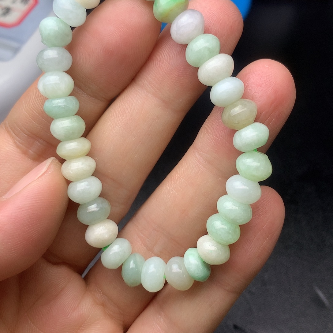 翡翠未镶嵌颈饰翡翠首饰和翡翠珠宝