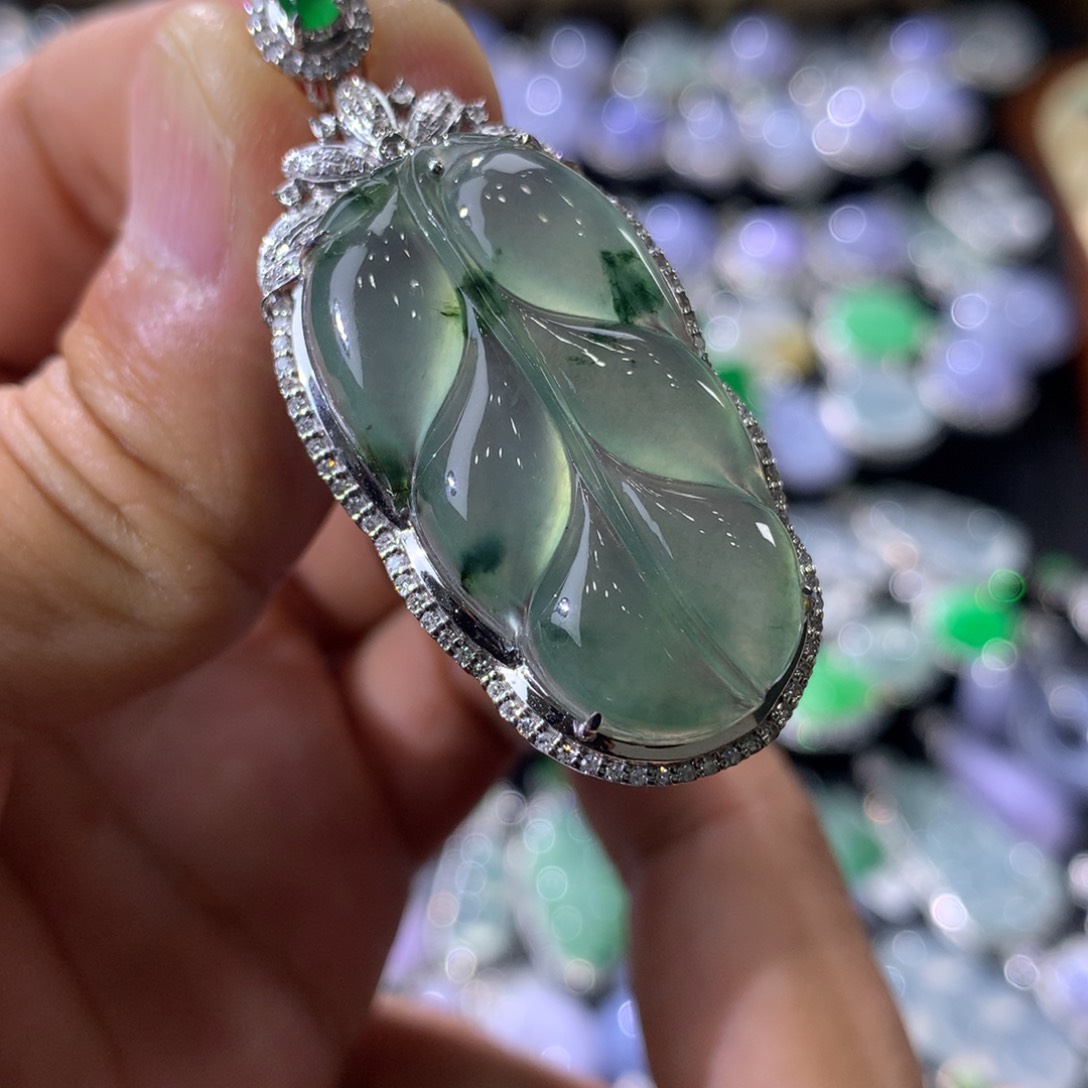 翡翠吊坠(不含链)18K金镶嵌