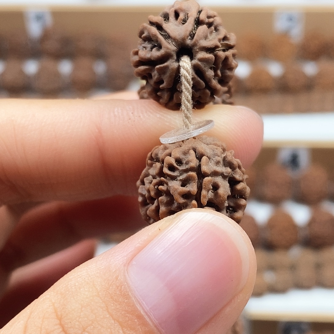 手串金刚菩提十年老籽精品6瓣闷墩蜂窝