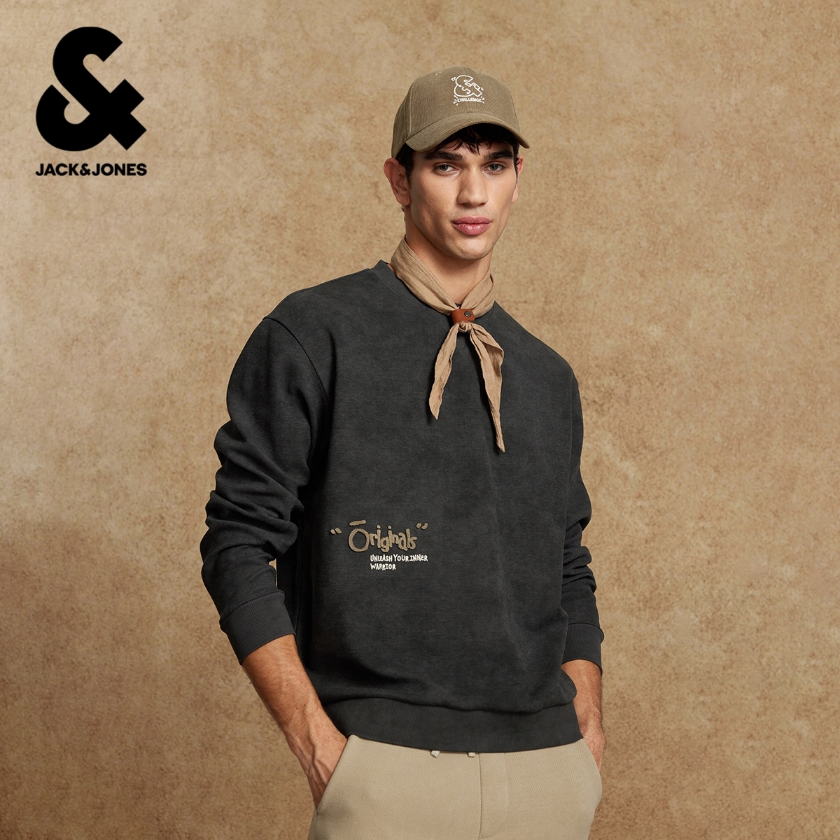 杰克琼斯男装春季新款立体字母牙刷绣扎染肌理感休闲宽松圆领卫衣