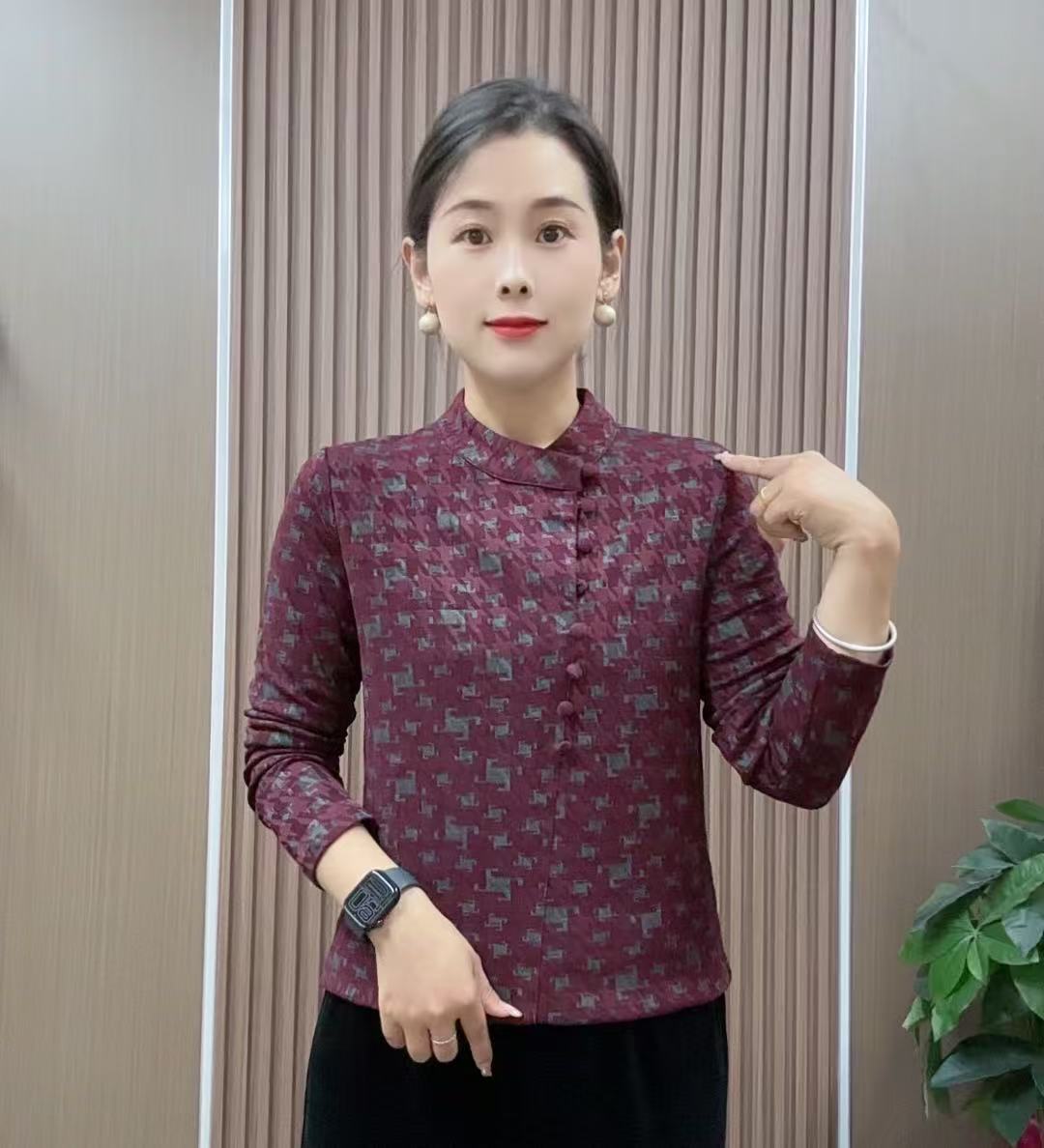 2025秋冬新款时尚一体绒千鸟格长袖小衫气质优雅妈妈装