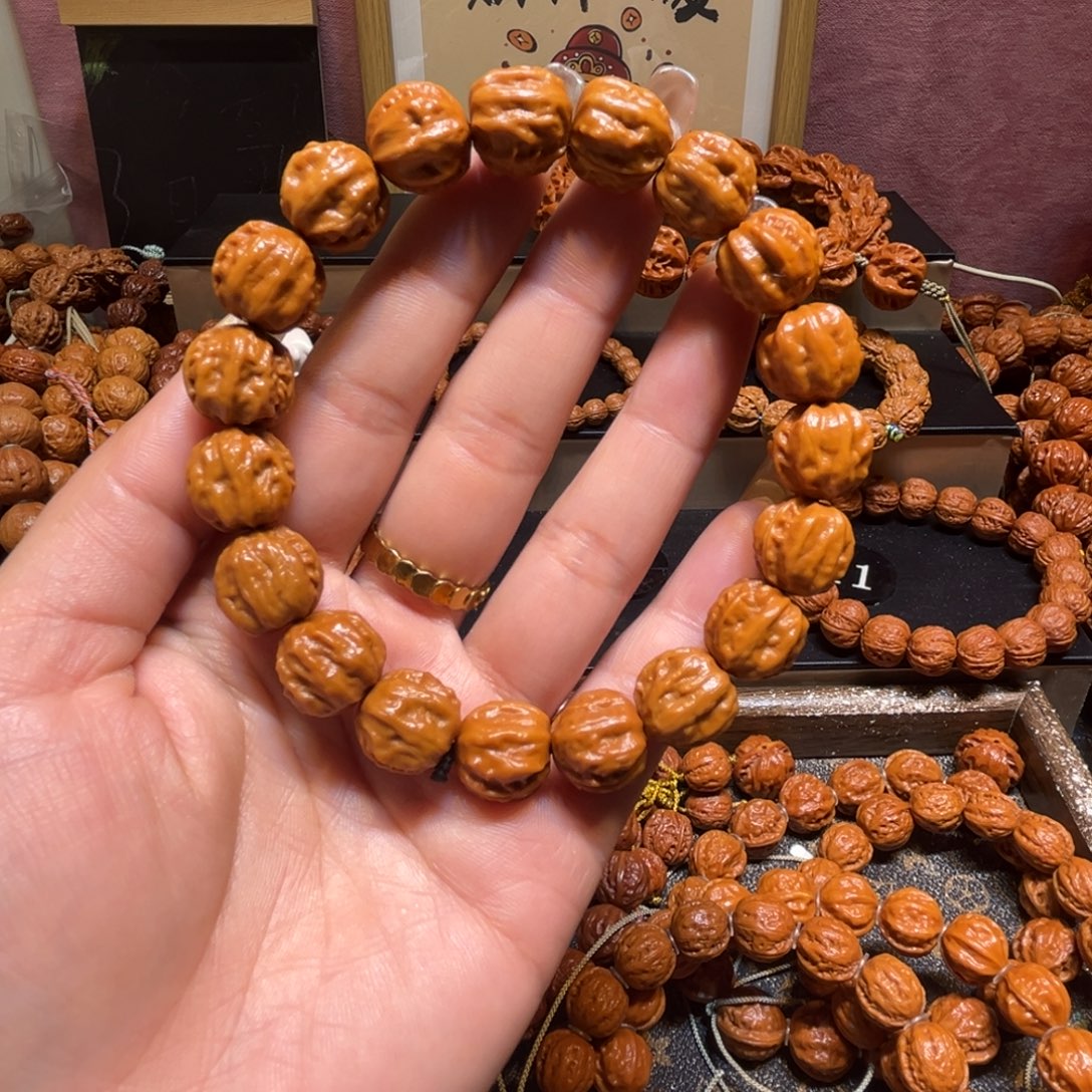 和***尘手串文玩核桃精品