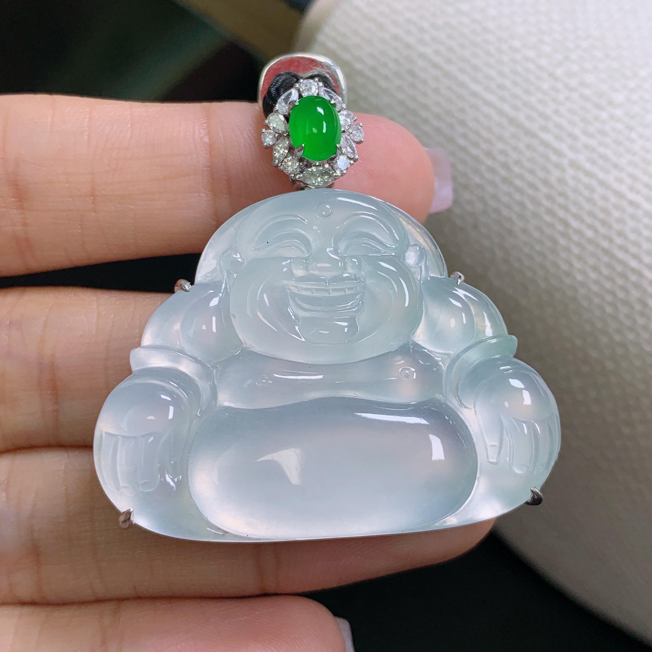 缅甸天然A货翡翠镶嵌18k金豪镶玻璃冰种大佛公吊坠毛衣链高货