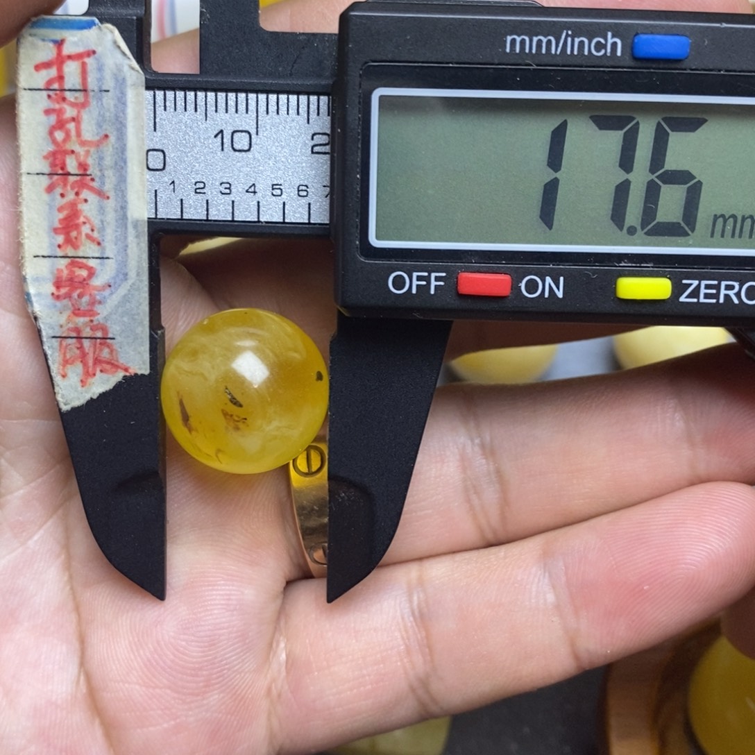 裸石蜜蜡未镶嵌17.6瑕疵圆珠默认直发