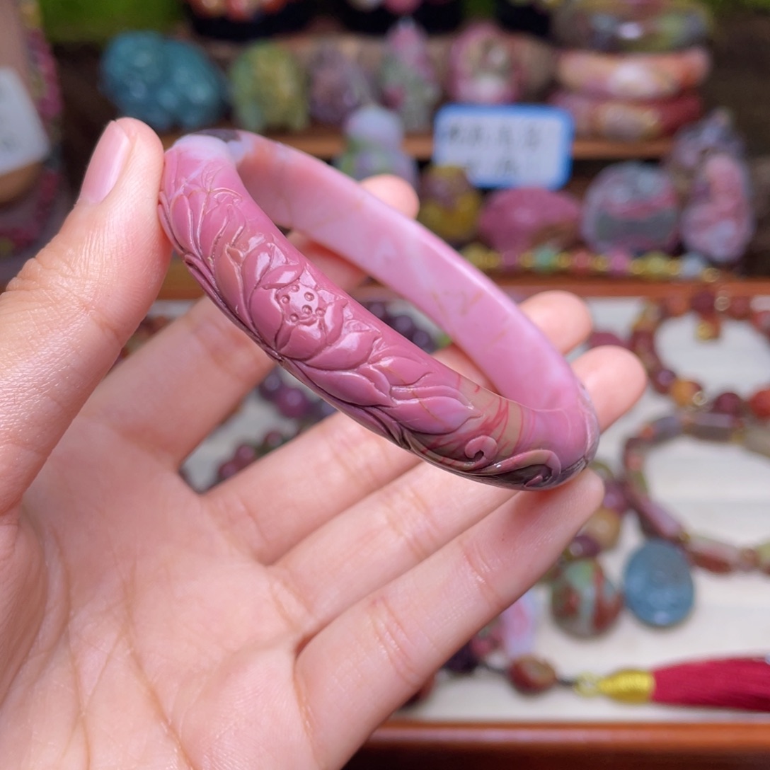 玛瑙/玉髓手镯未镶嵌盐源玛瑙荷花鱼手镯