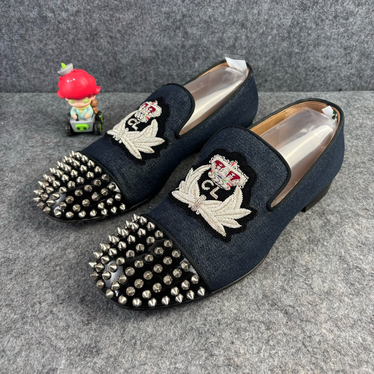 95新 Christian Louboutin/克里斯提·鲁布托  徽章低跟鞋 39码
