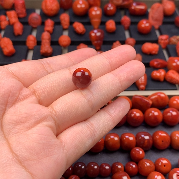 小***篓南红玛瑙未镶嵌牛血红双色圆珠单珠11.6MM