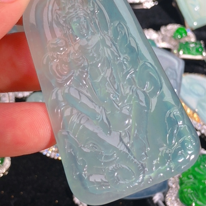 翡翠颈饰未镶嵌4，