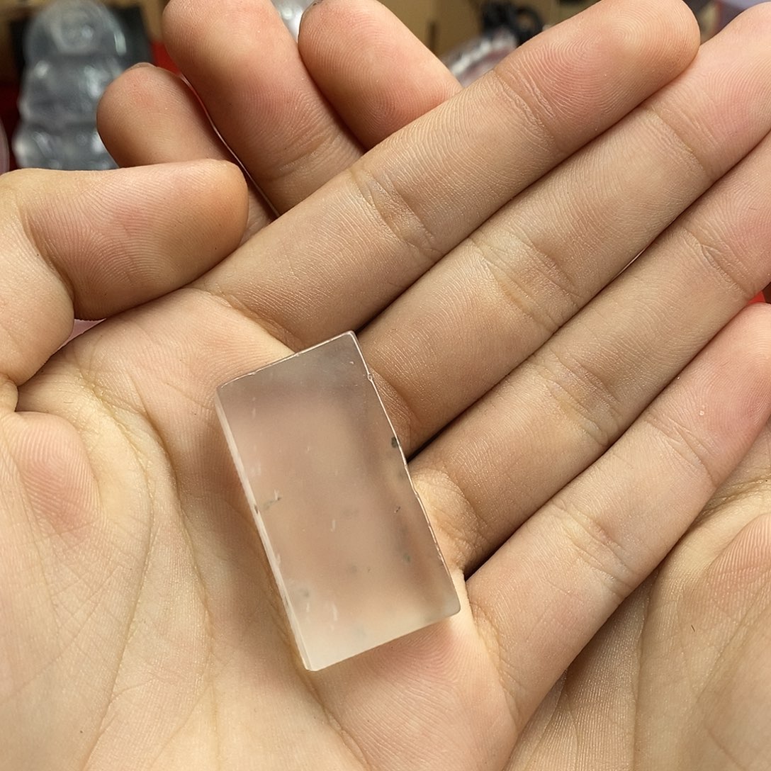 颈饰未镶嵌石英质玉