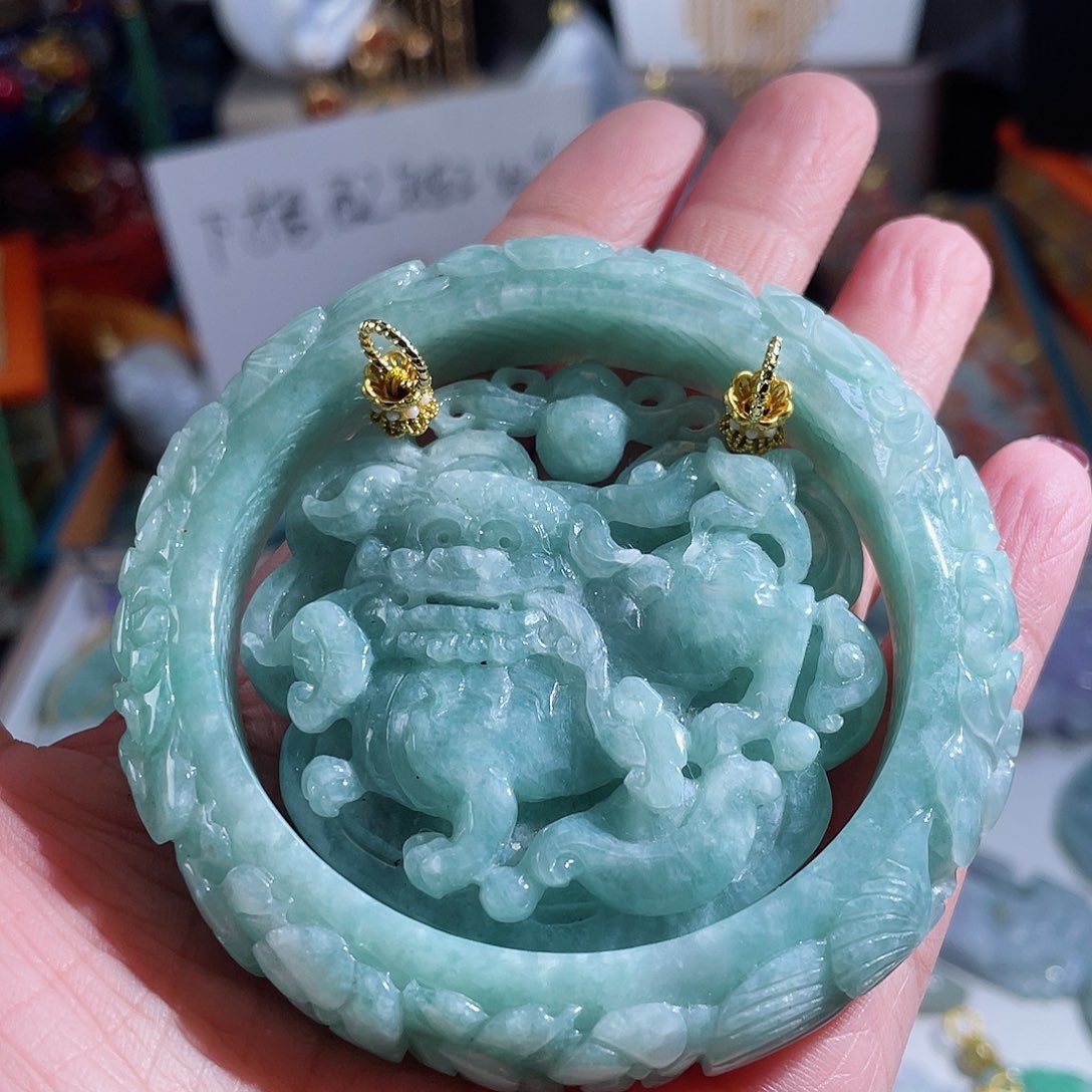 翡翠颈饰未镶嵌翡翠套镯