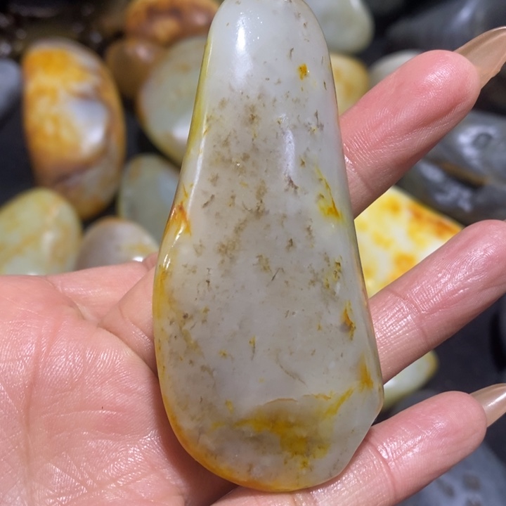 颈饰未镶嵌和田玉（糖玉）20