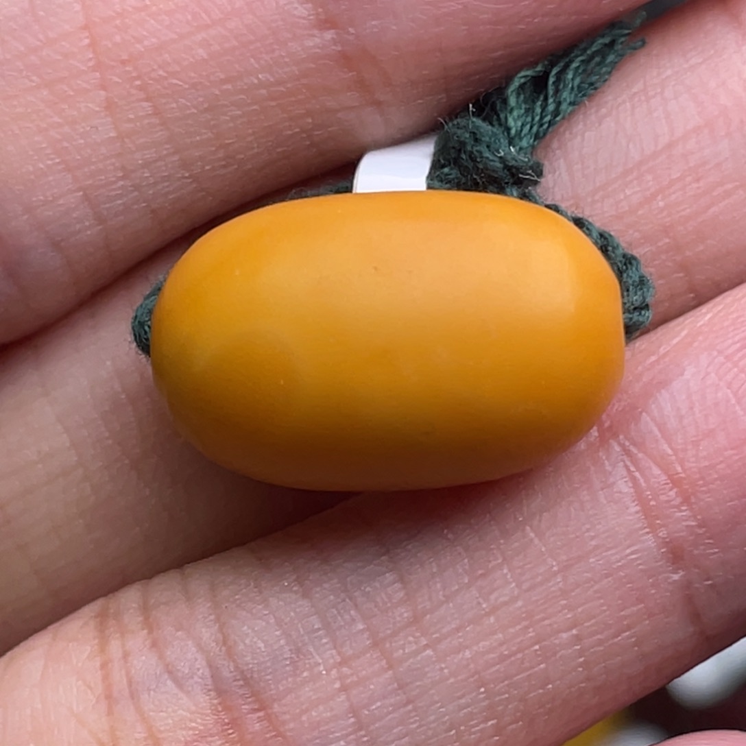 未镶嵌琥珀裸石一**白