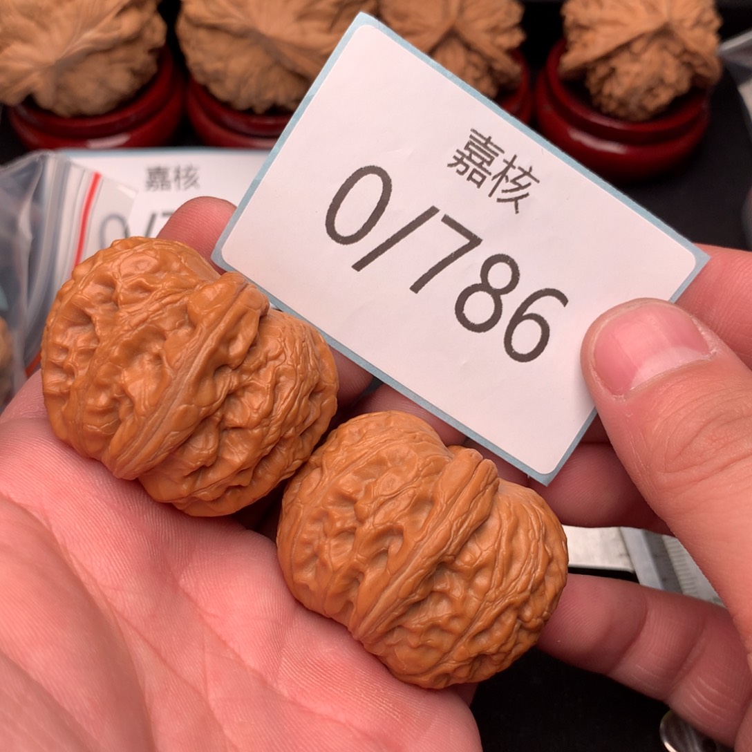 文玩核桃把件衫*世红皮元宝已打底42