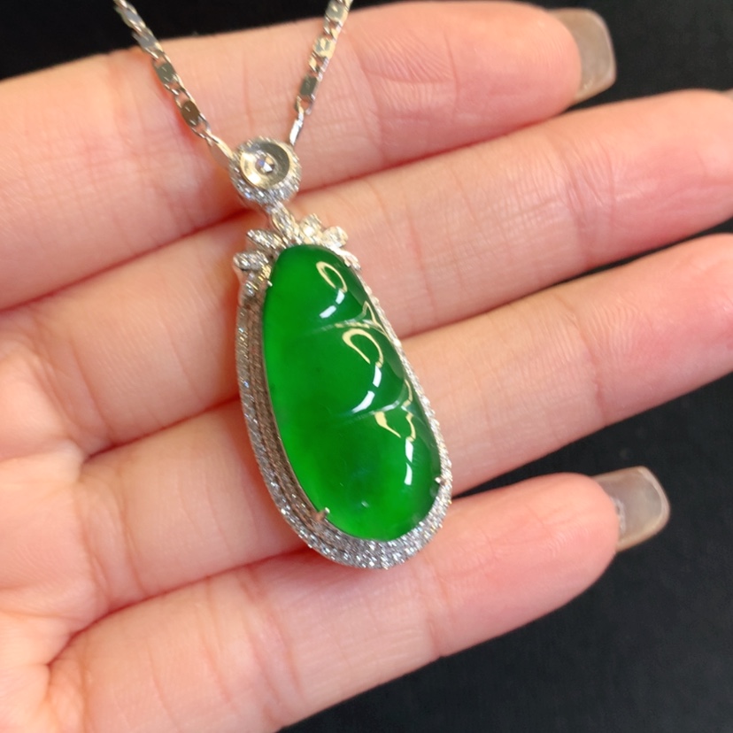 【闪购商品】翡翠18K金镶嵌吊坠(赠链)福豆