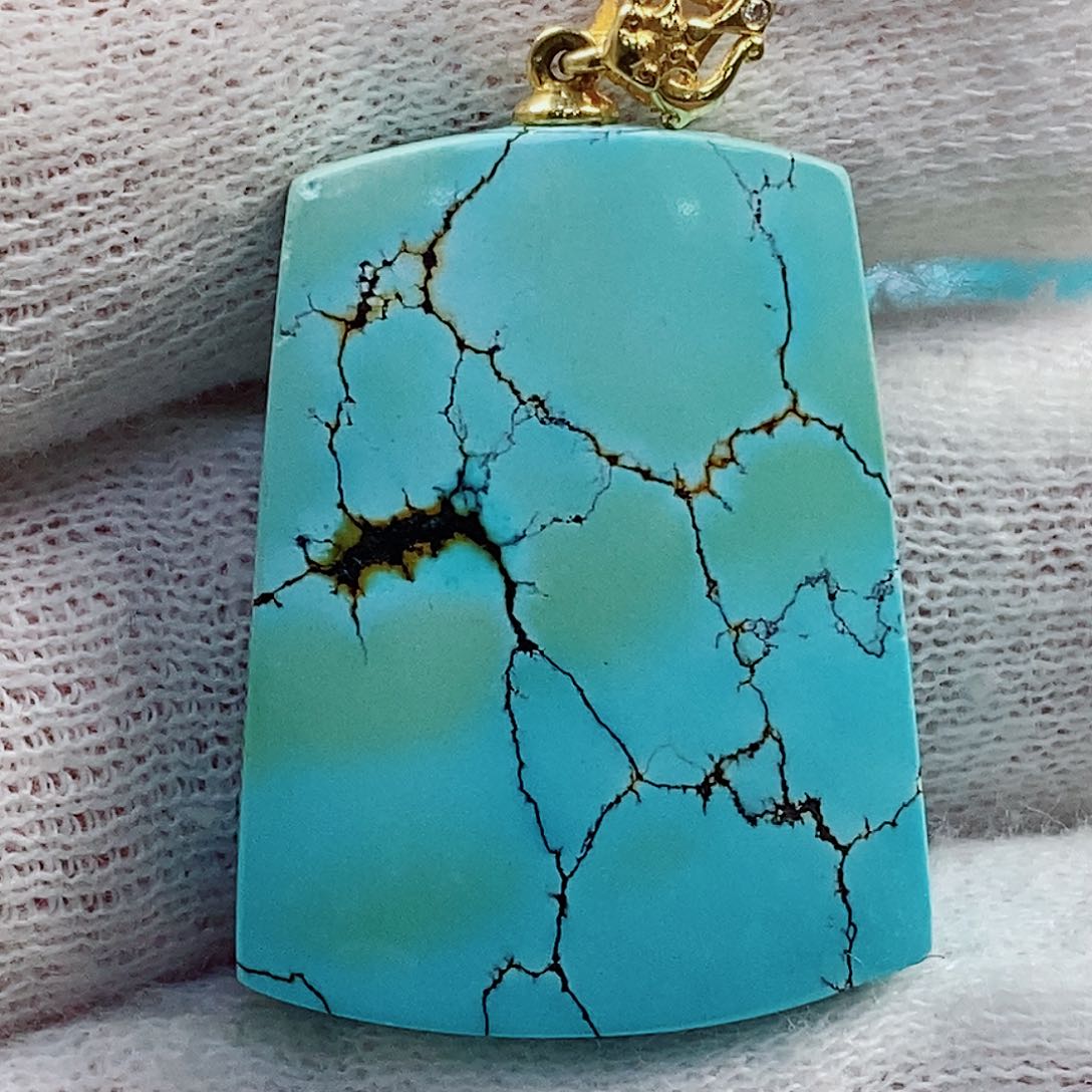 18K金镶嵌绿松石珠宝奇石