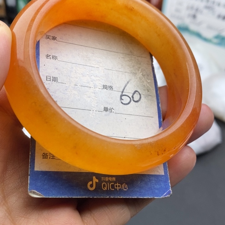 未镶嵌手镯石英质玉