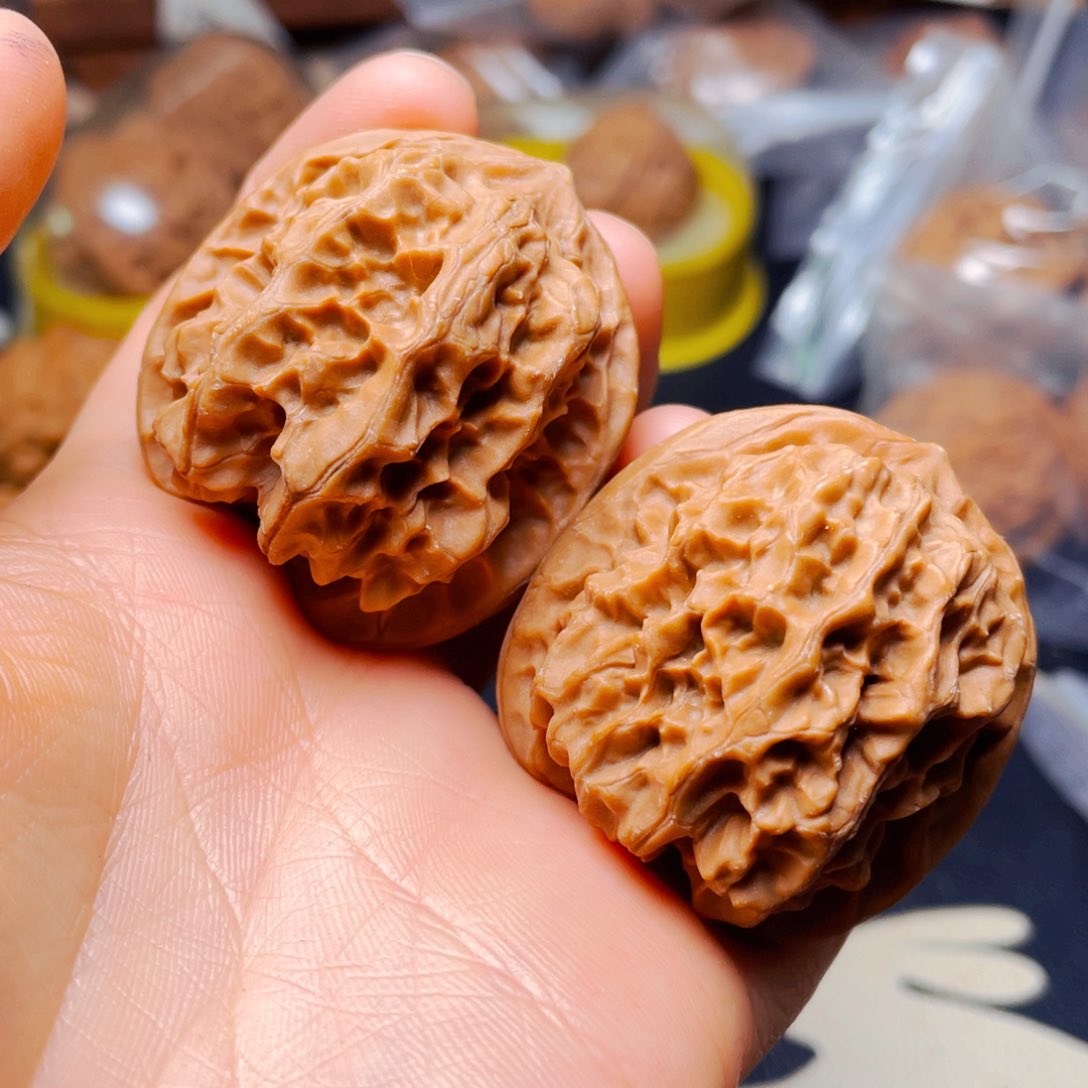 吊坠文玩核桃磐石一对