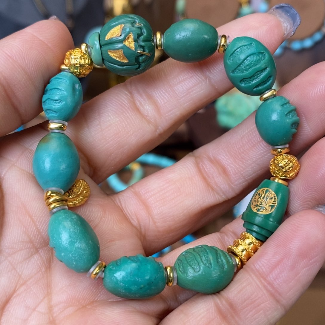绿松石颈饰未镶嵌面包手串