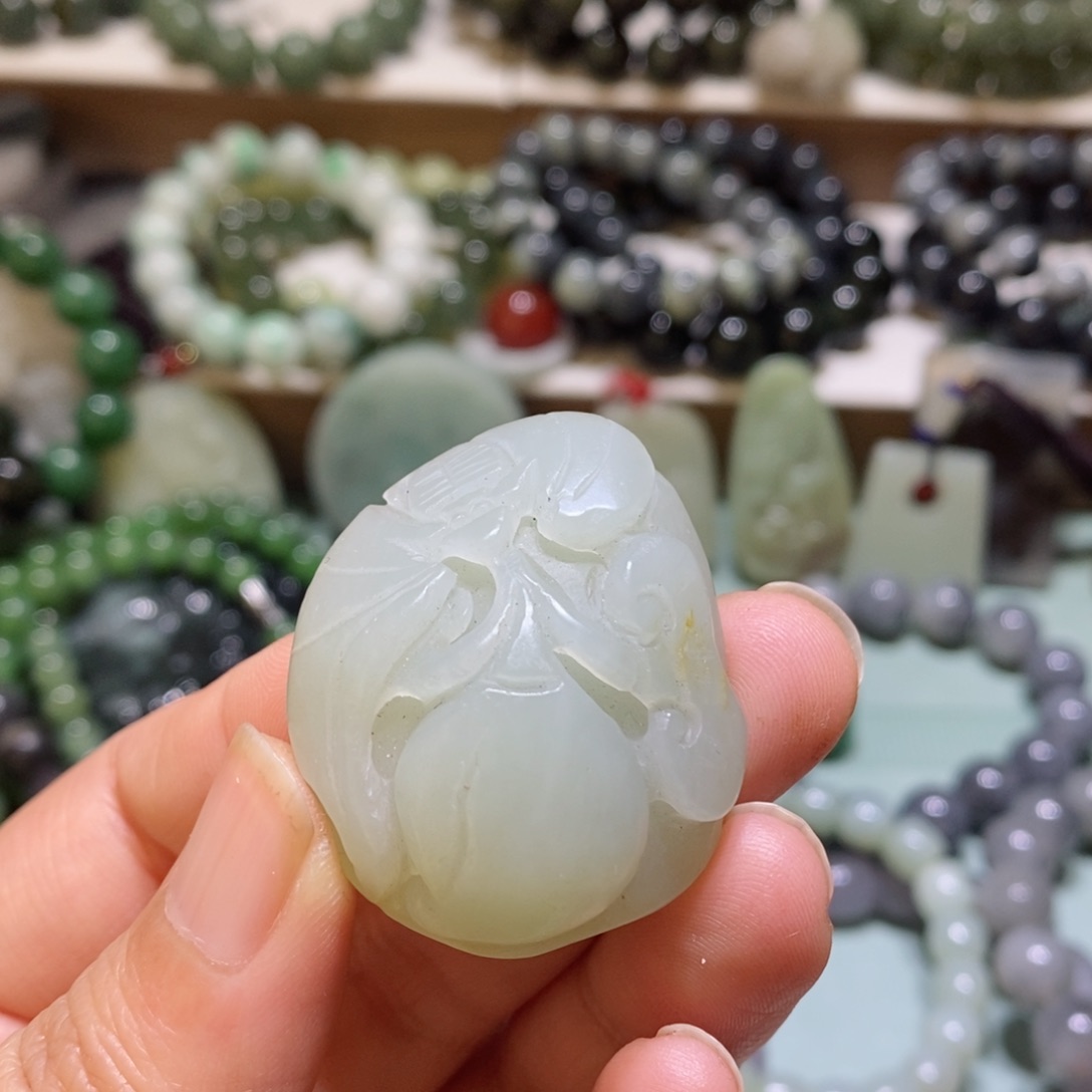 和田玉颈饰未镶嵌