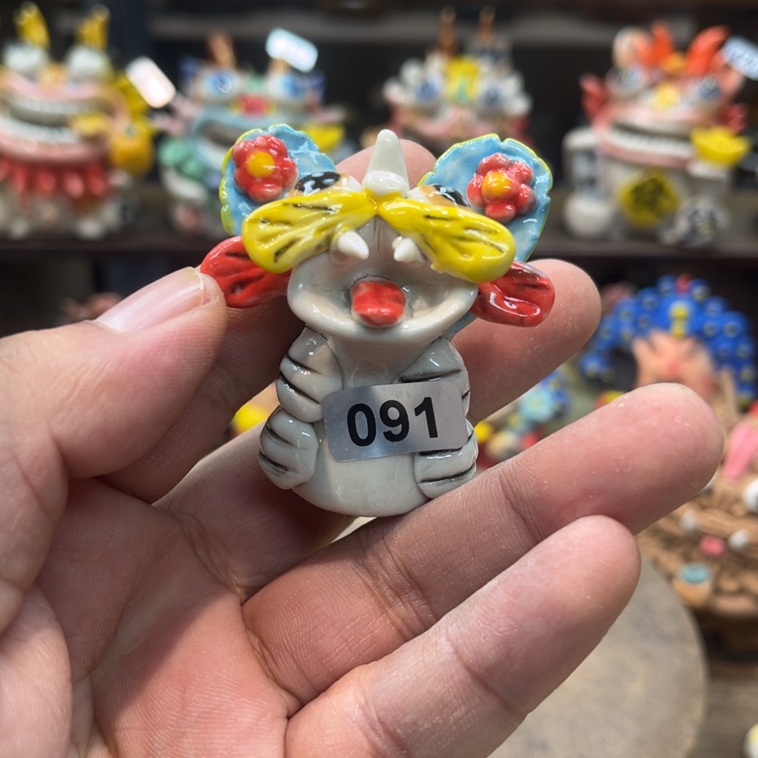 陶瓷纯手工抽象陶瓷摆件091
