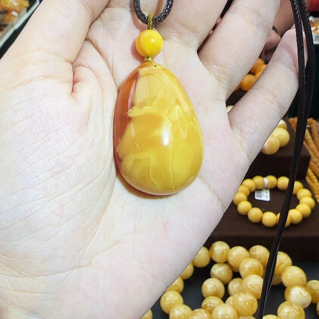 琥珀未镶嵌颈饰吊坠