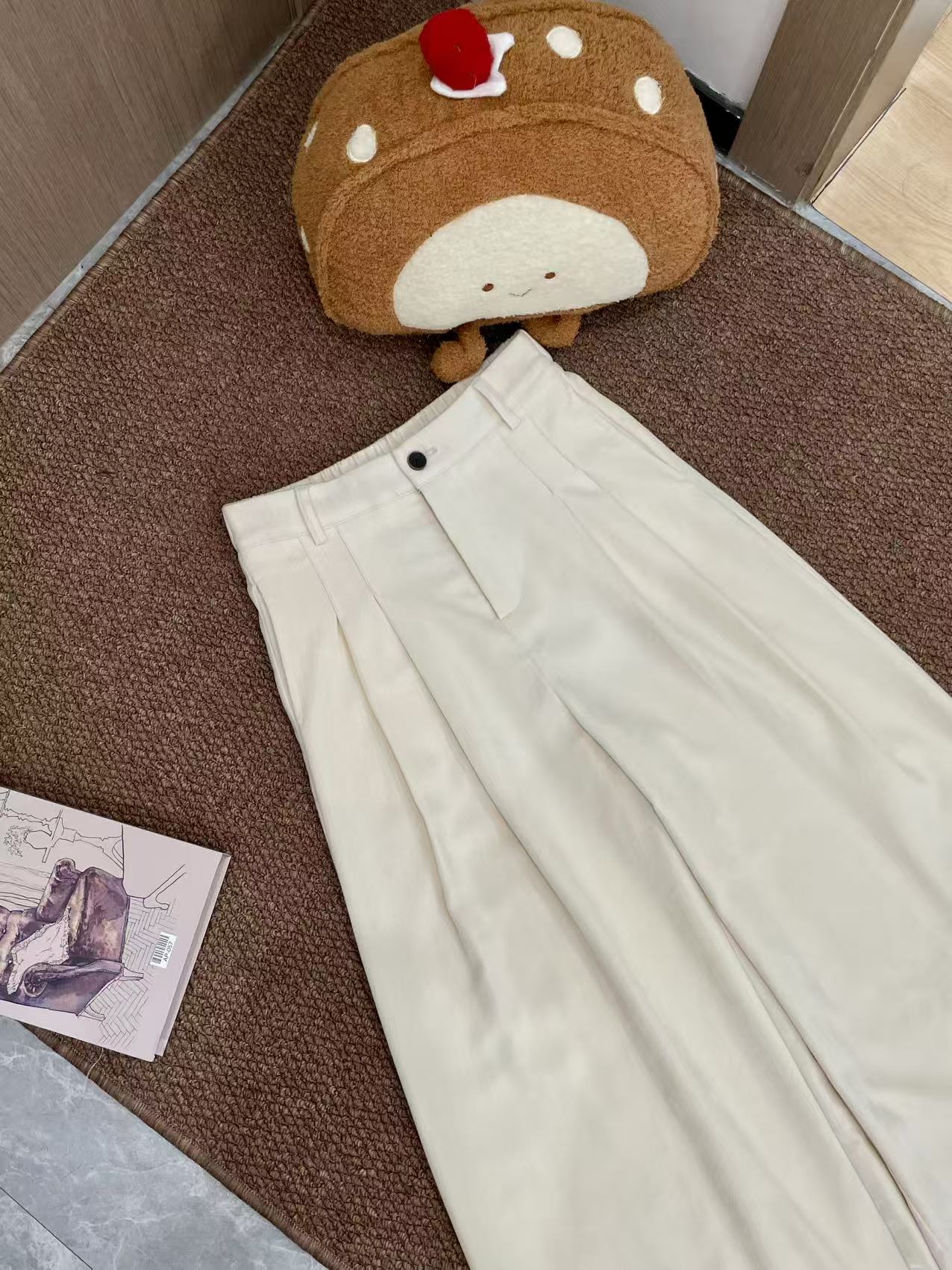  杏色直筒毛呢休闲裤女2025秋冬褶皱高腰垂感阔腿长裤子ss28536