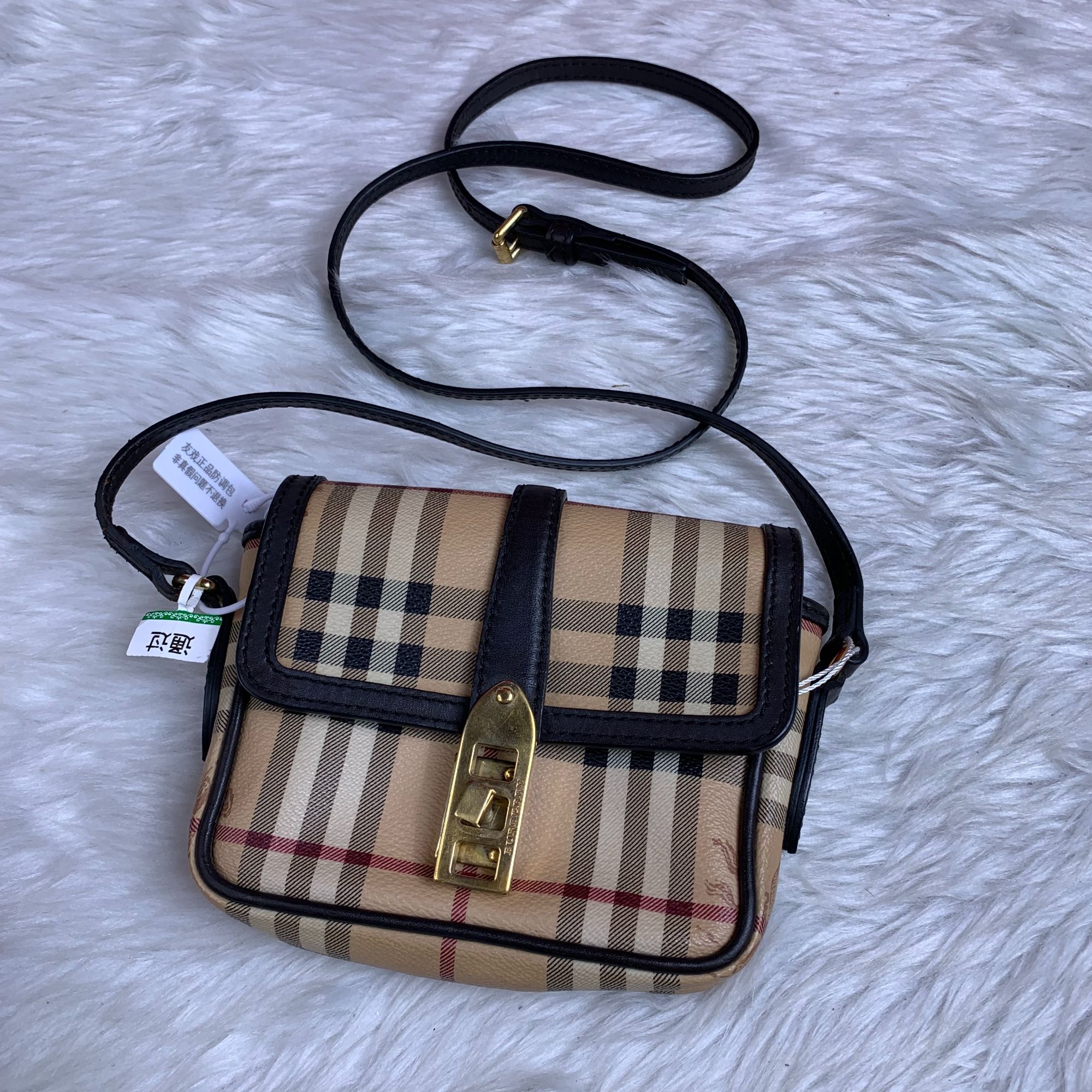 95新 BURBERRY/博柏利 战马格纹金扣邮差包/FYEE06626093/6093