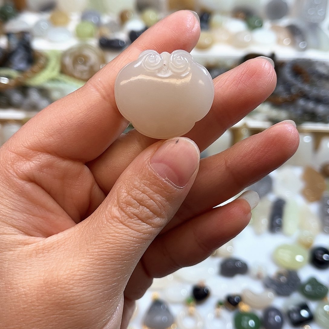 和田玉吊坠(赠链)未镶嵌小***恩