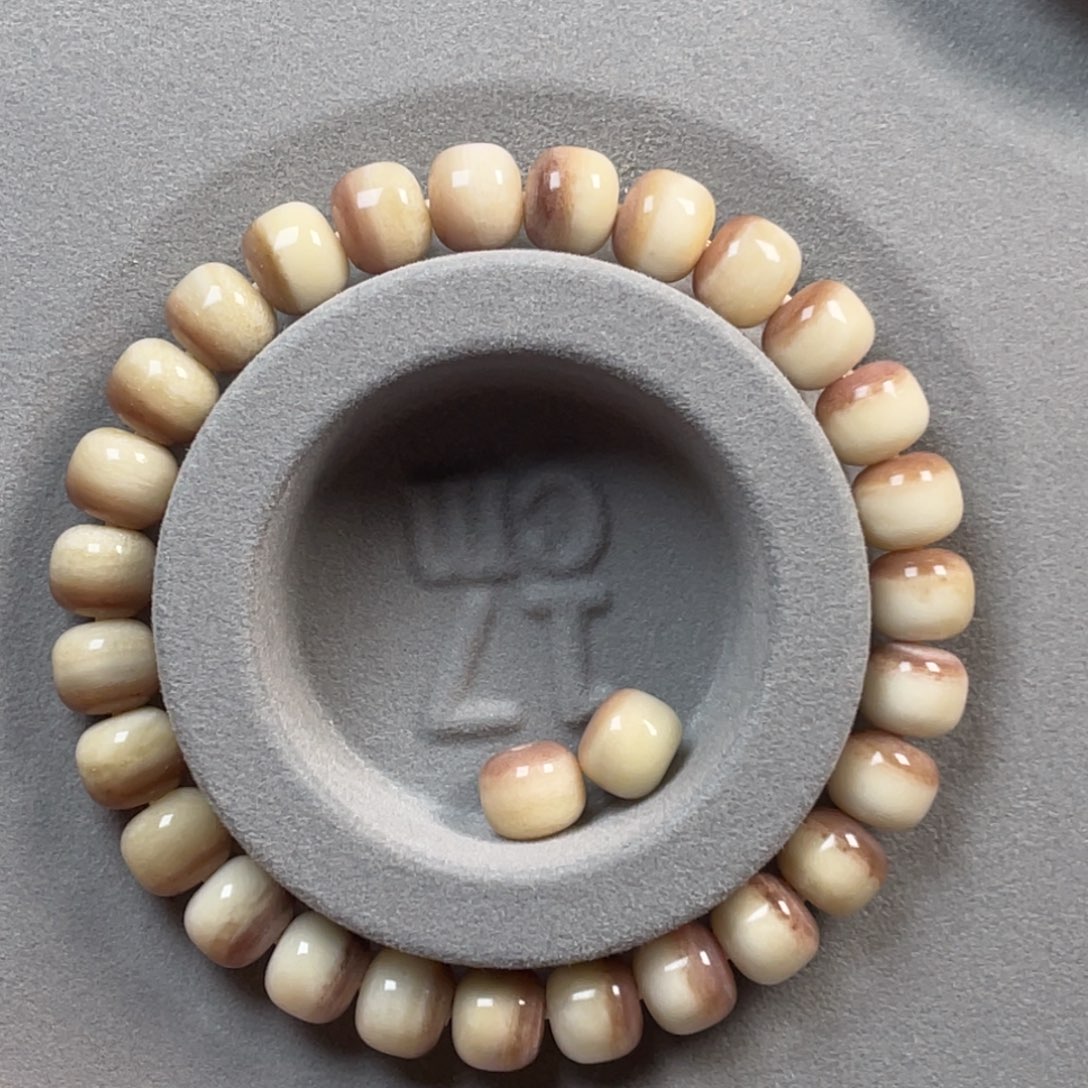 驼骨手串/手链?*驼骨8×6.9单圈白料血奶盖